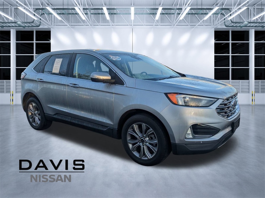 2024 Ford Edge Titanium's photo