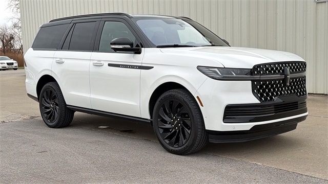 2025 Lincoln Navigator Black Label's photo