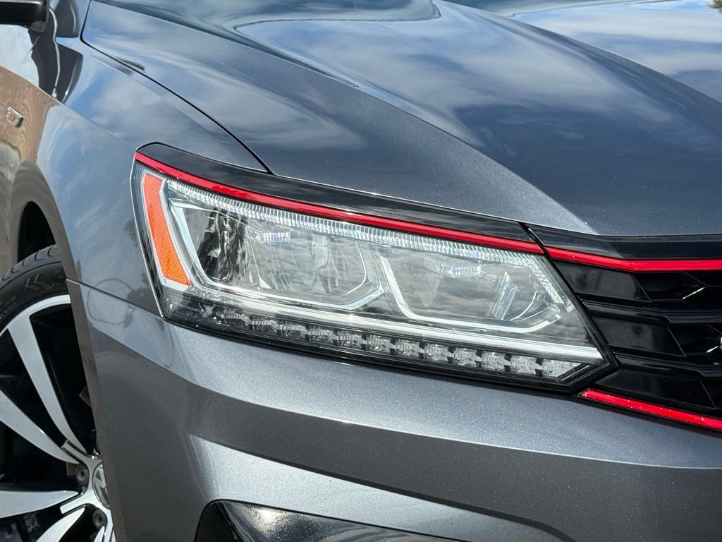 2018 Volkswagen Passat 3.6L V6 GT photo 3
