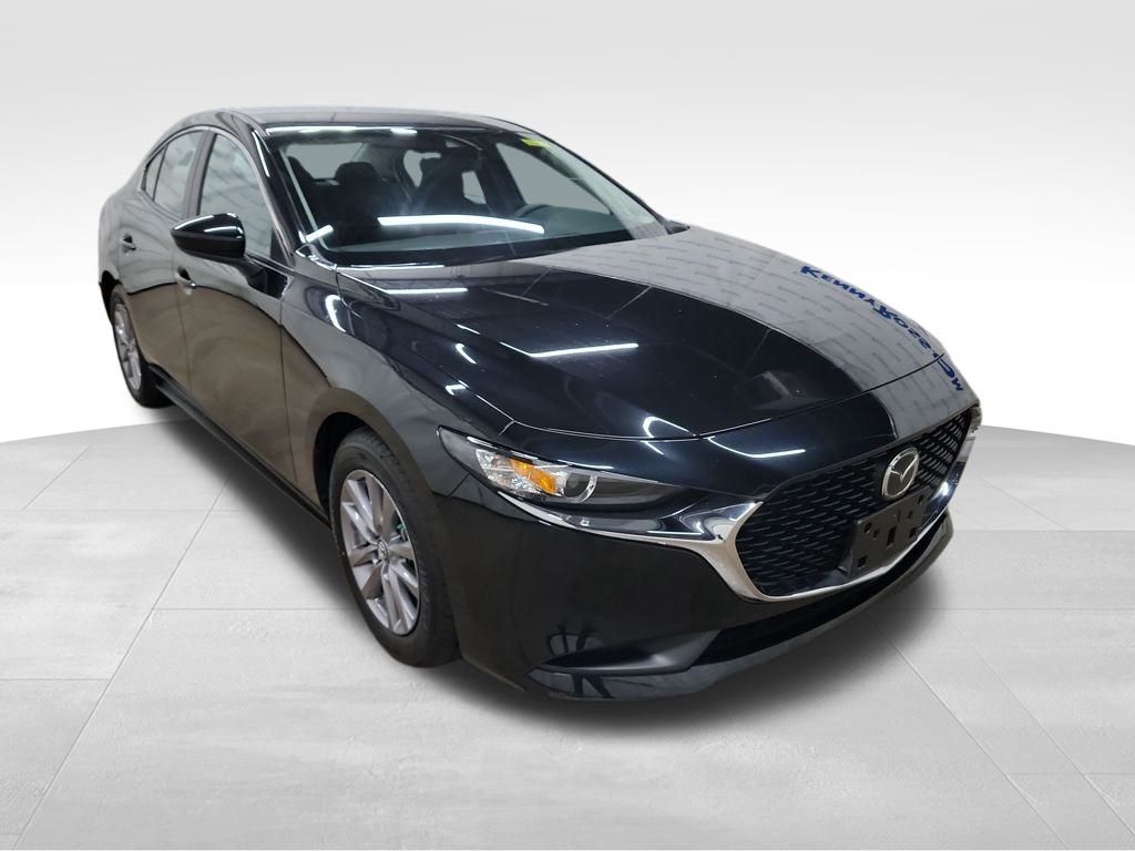 2022 Mazda Mazda3 2.0 photo 2