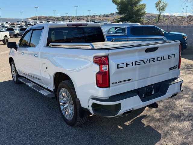 2023 Chevrolet Silverado 1500 High Country photo 3