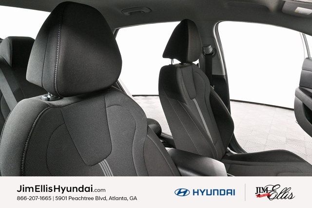 2024 Hyundai Elantra SE photo 19