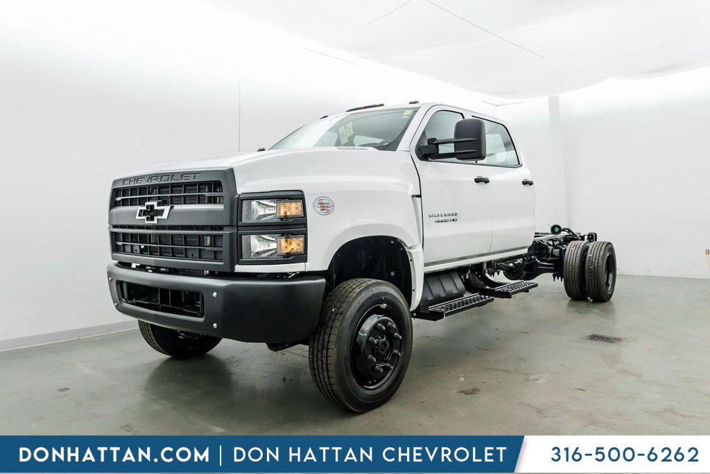 2024 Chevrolet Silverado 4500 Medium Duty Chassis Cab Work Truck's photo