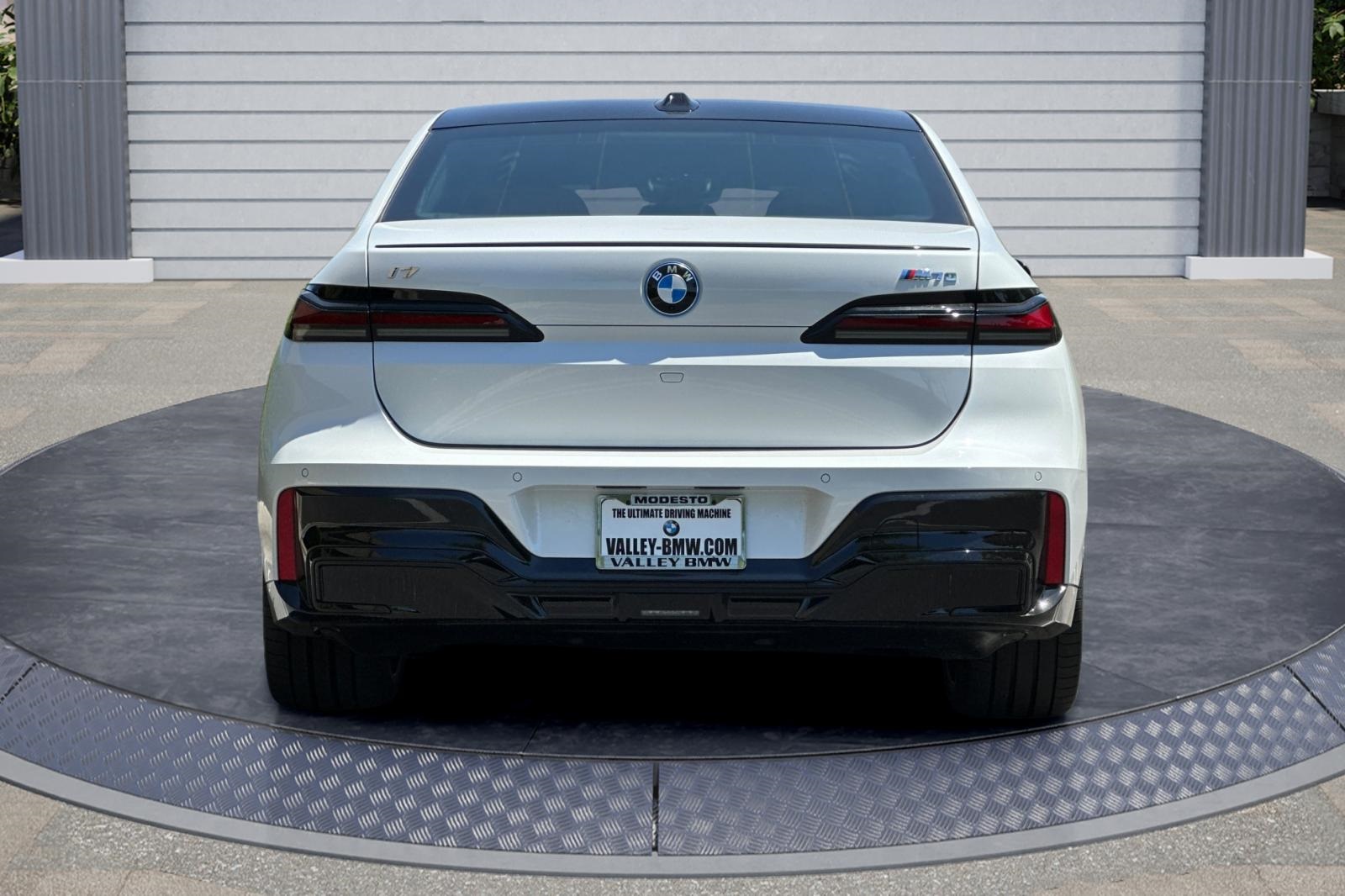 2025 Bmw i7 M70 photo 5