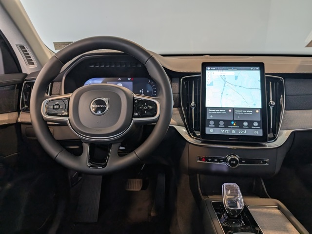 2026 Volvo XC90 Plus photo 13