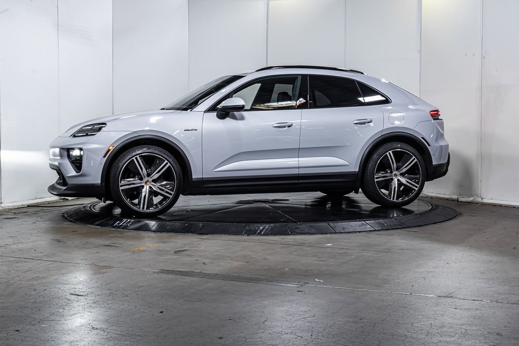 Used 2025 Porsche Macan Base with VIN WP1AD2XA8SL075075 for sale in San Diego, CA