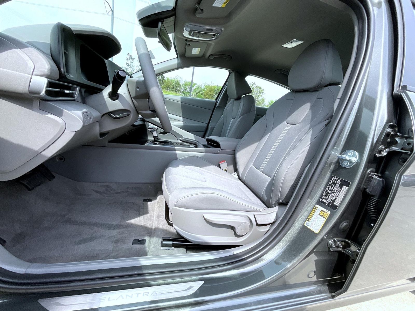2025 Hyundai Elantra SE photo 10