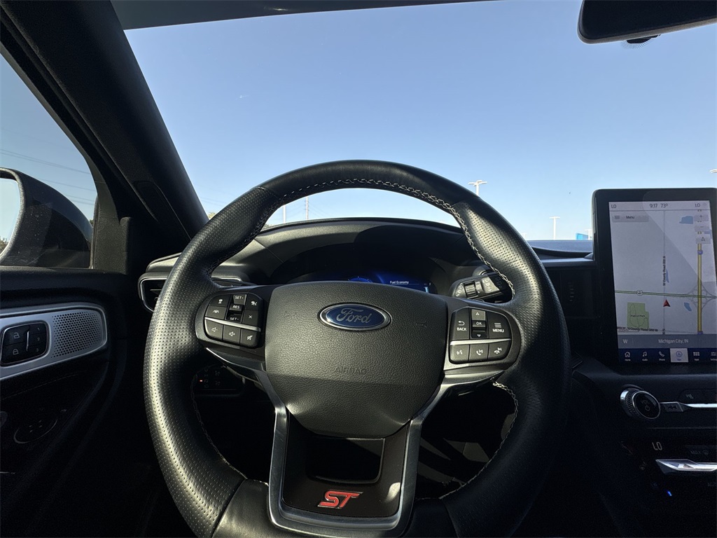 2020 Ford Explorer ST photo 11