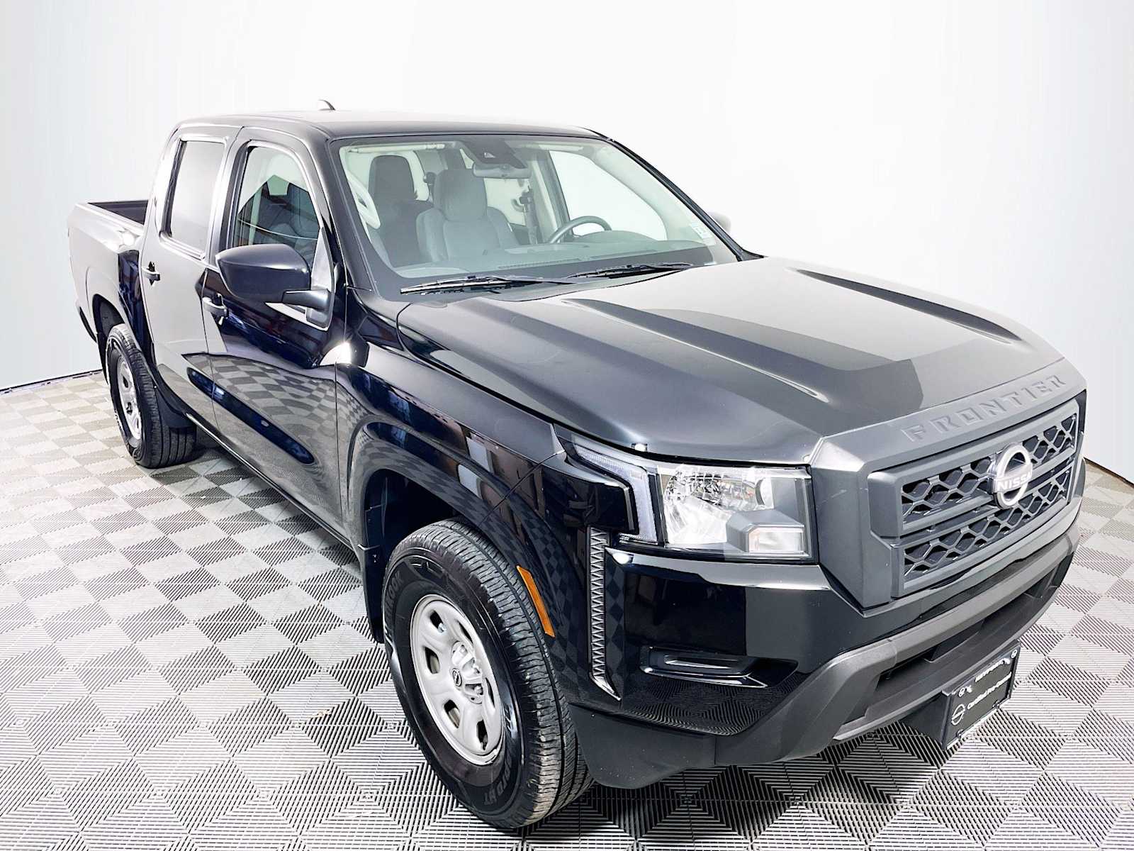 2024 Nissan Frontier S photo 3