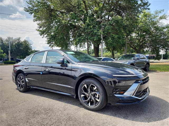 2025 Hyundai Sonata SEL's photo