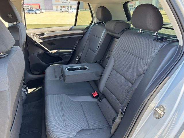 2019 Volkswagen e-Golf SE photo 15