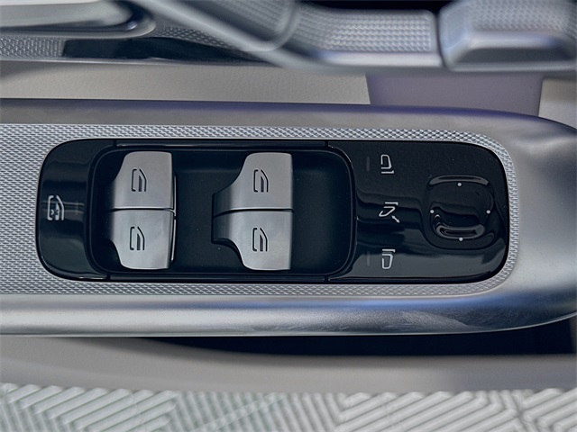 2026 Mercedes Benz GLC 300 photo 14