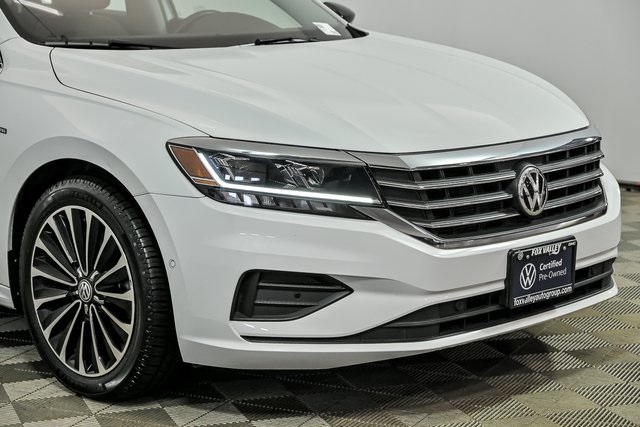 2022 Volkswagen Passat 2.0T Limited photo 2