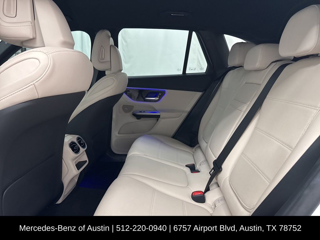 2025 Mercedes Benz GLC 300 photo 16