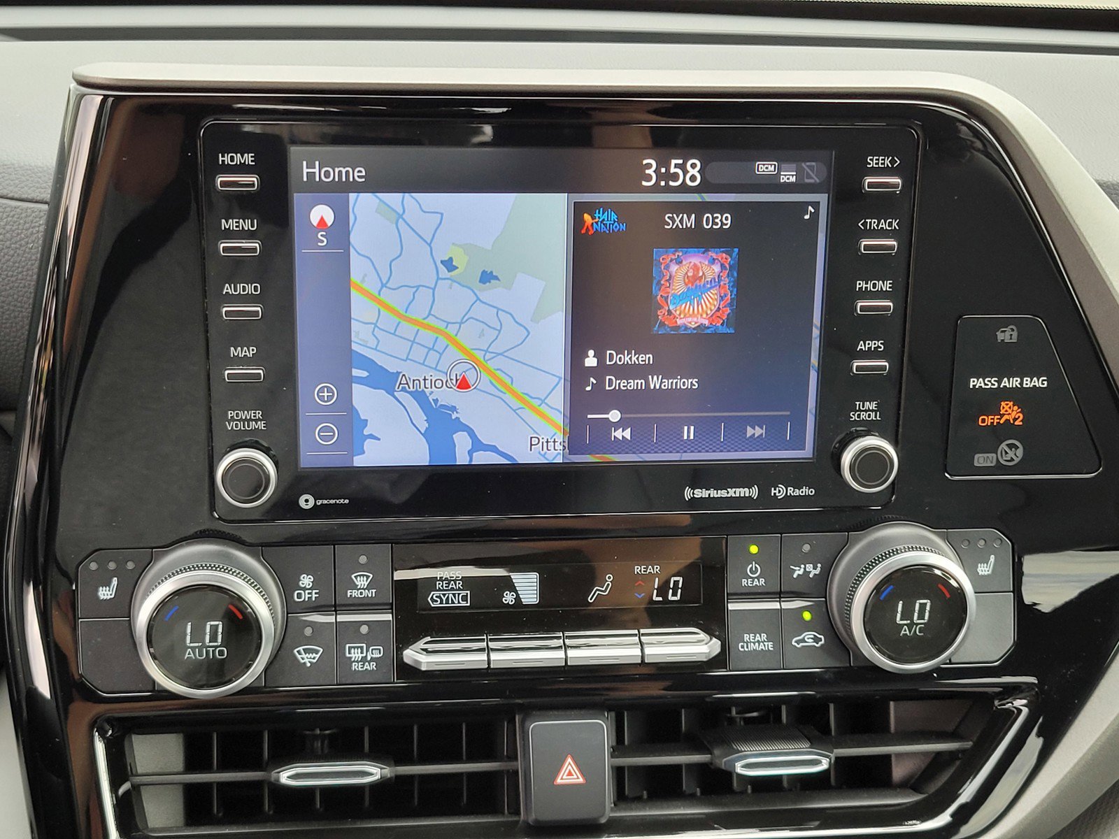 2022 Toyota Highlander XLE photo 17