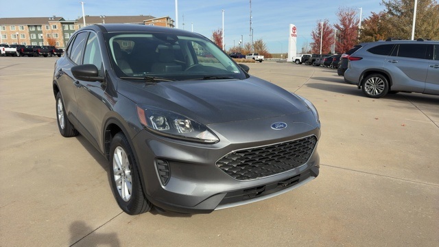 2022 Ford Escape SE's photo