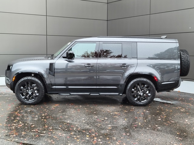 2024 Land Rover Defender 130 Outbound photo 2