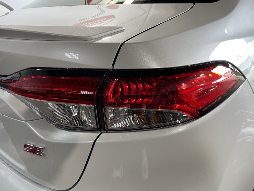 2025 Toyota Corolla SE photo 13