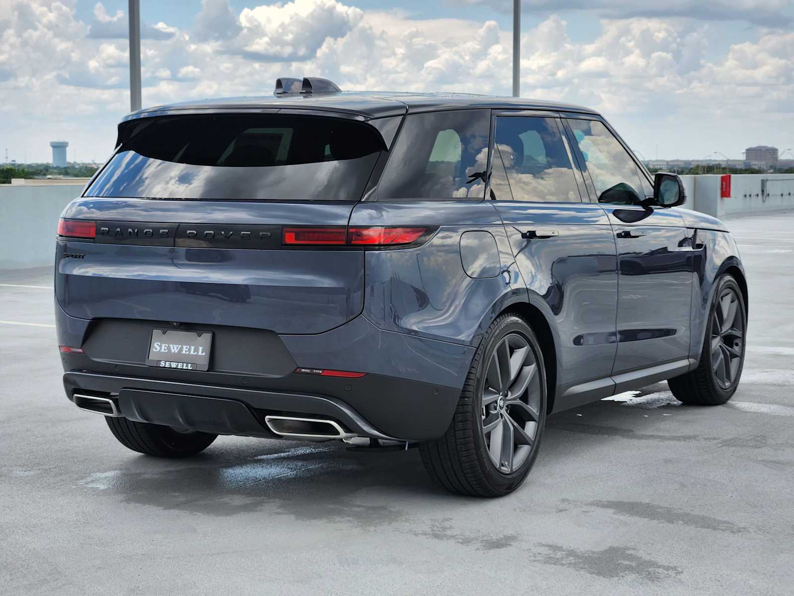 2025 Land Rover Range Rover Sport SE photo 7