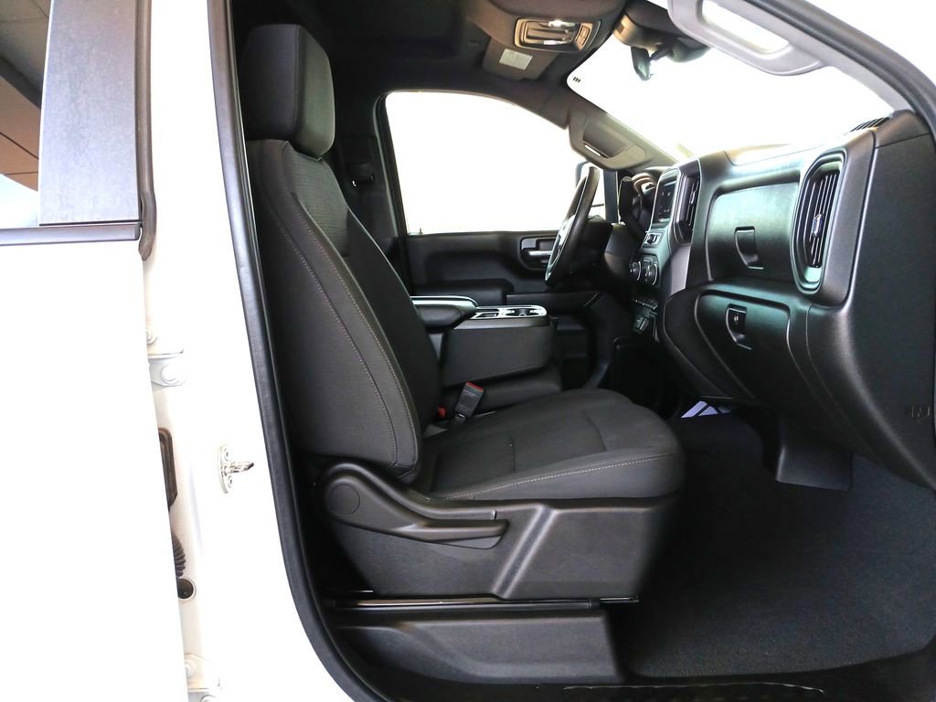 2024 Chevrolet Silverado 2500HD Custom photo 26