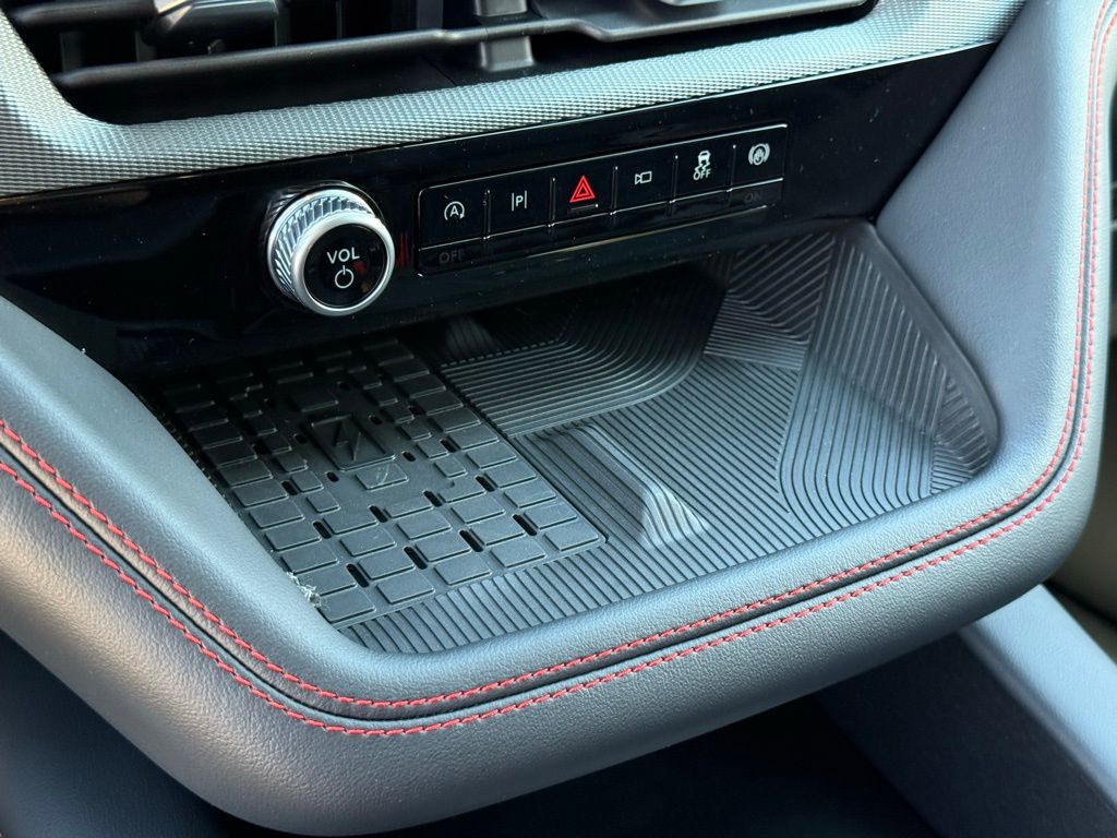 2025 Ford Explorer ST-Line photo 7
