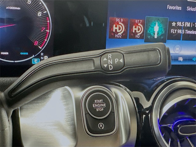 2025 Mercedes Benz GLB 250 photo 16