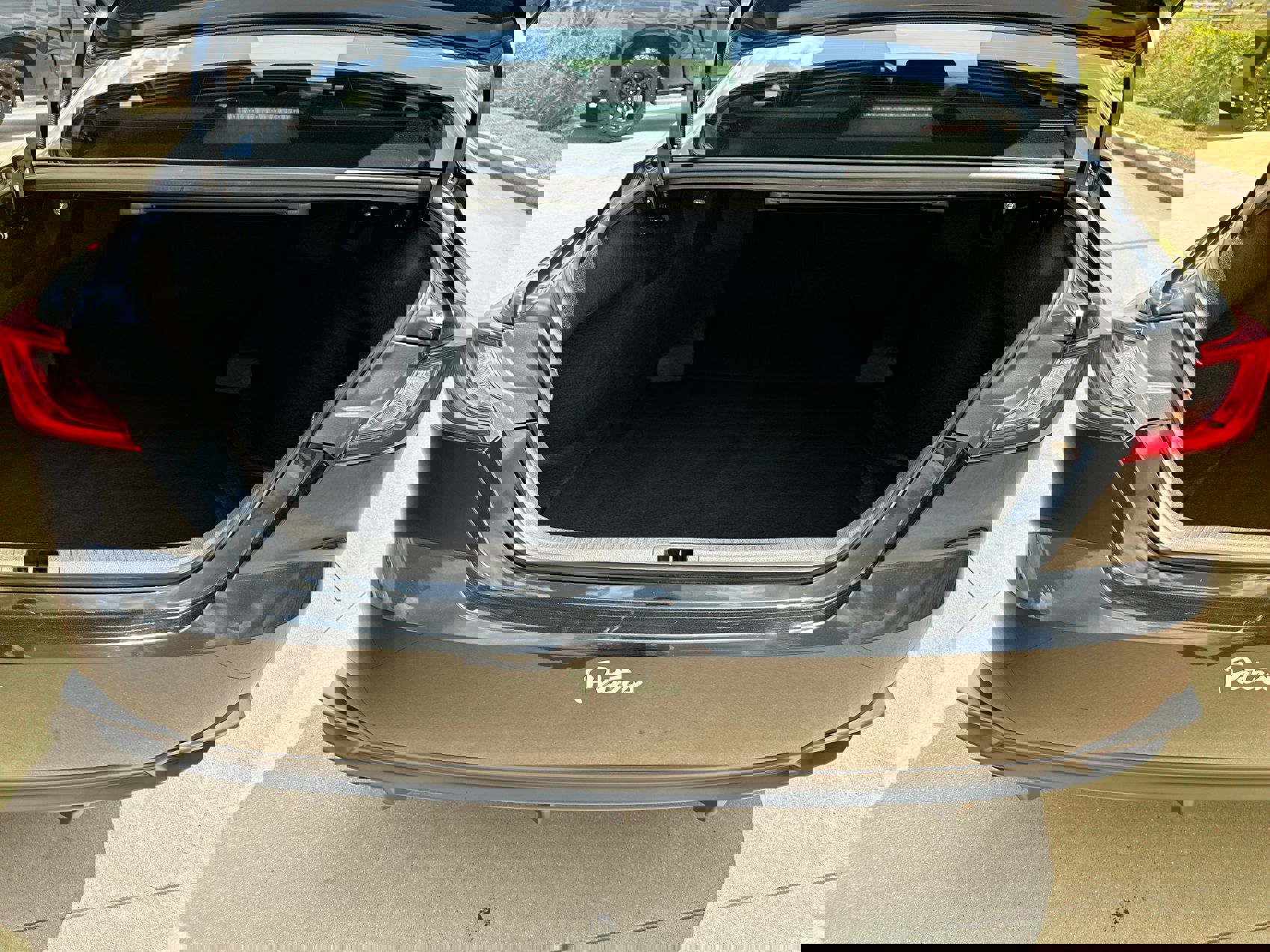 2025 Toyota Camry SE photo 21