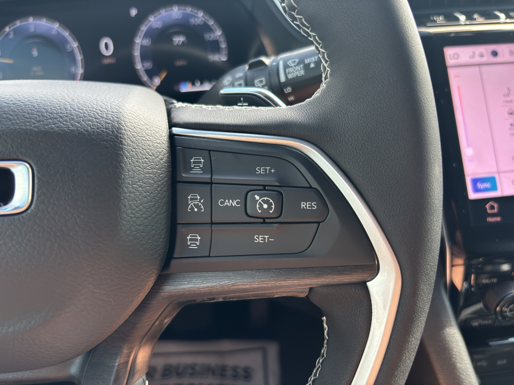 2025 Jeep Grand Cherokee Limited photo 38