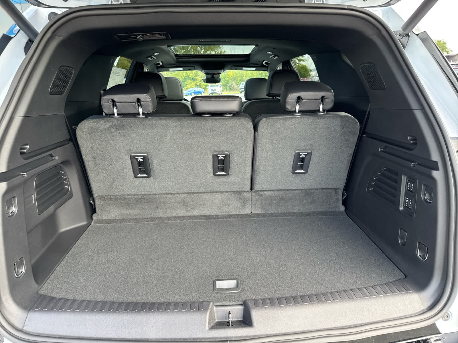 2026 Chevrolet Traverse High Country photo 15