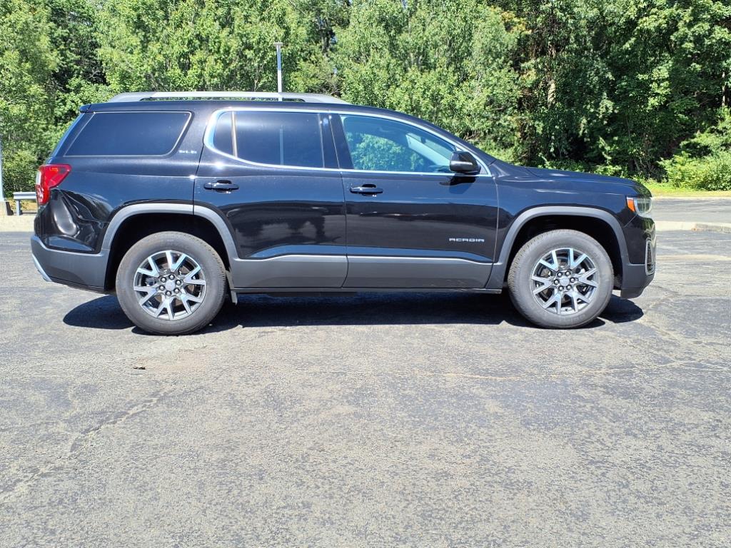 2022 GMC Acadia SLE's photo