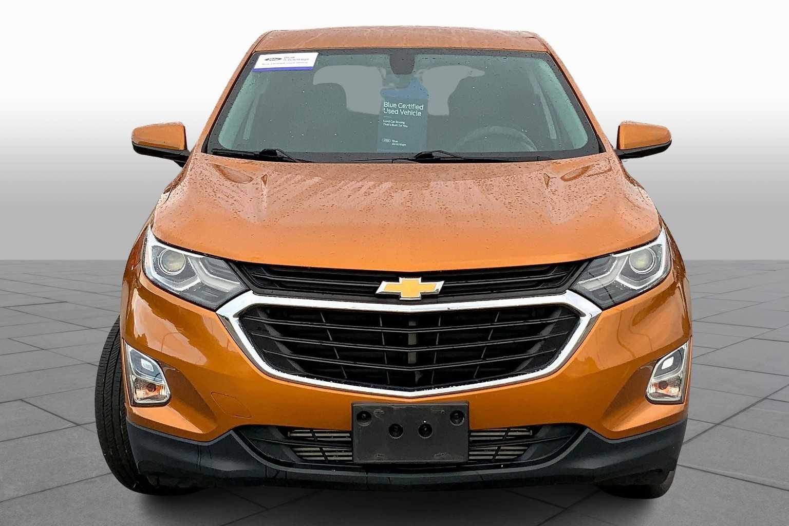 2018 Chevrolet Equinox LT photo 2