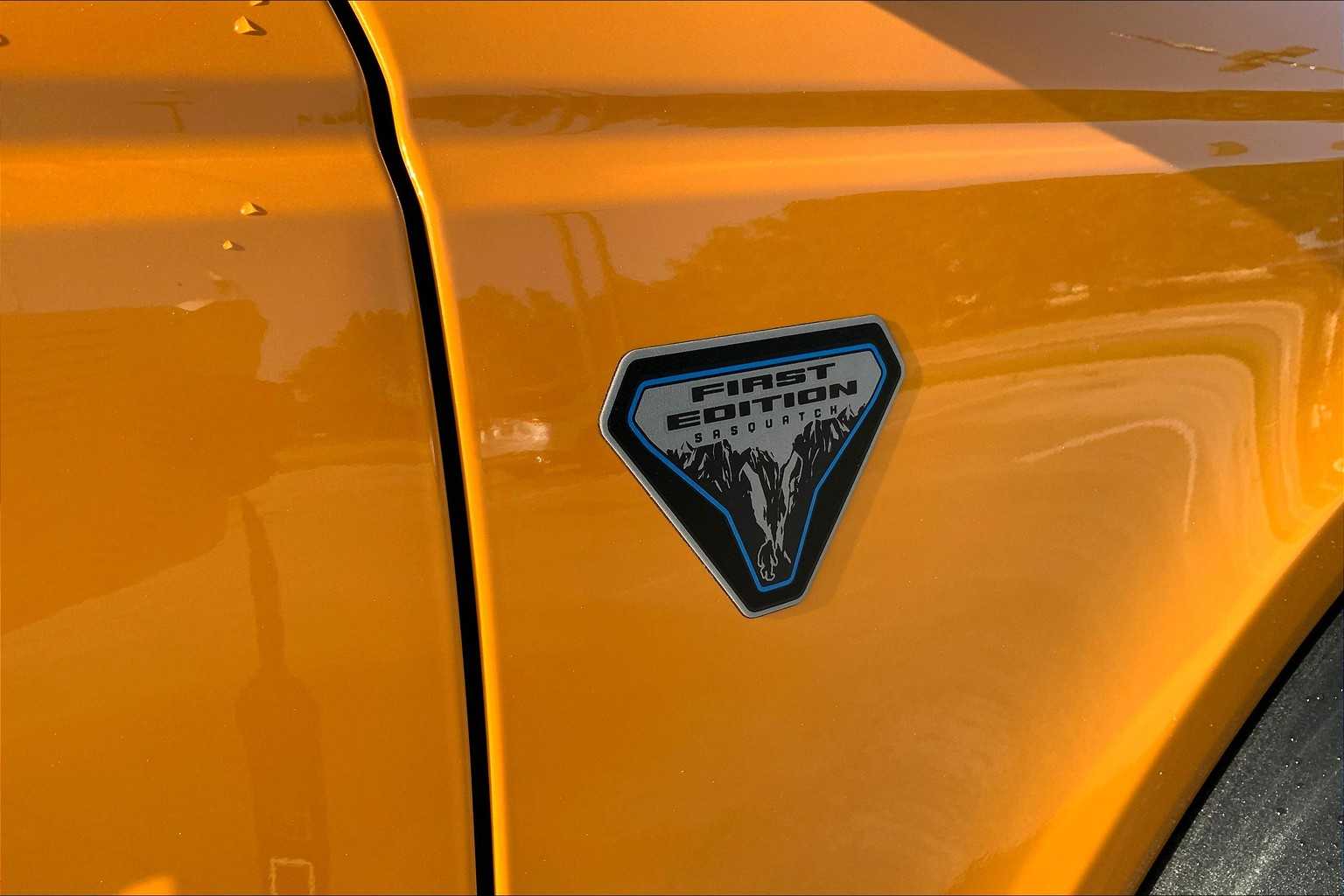 2021 Ford Bronco First Edition photo 9