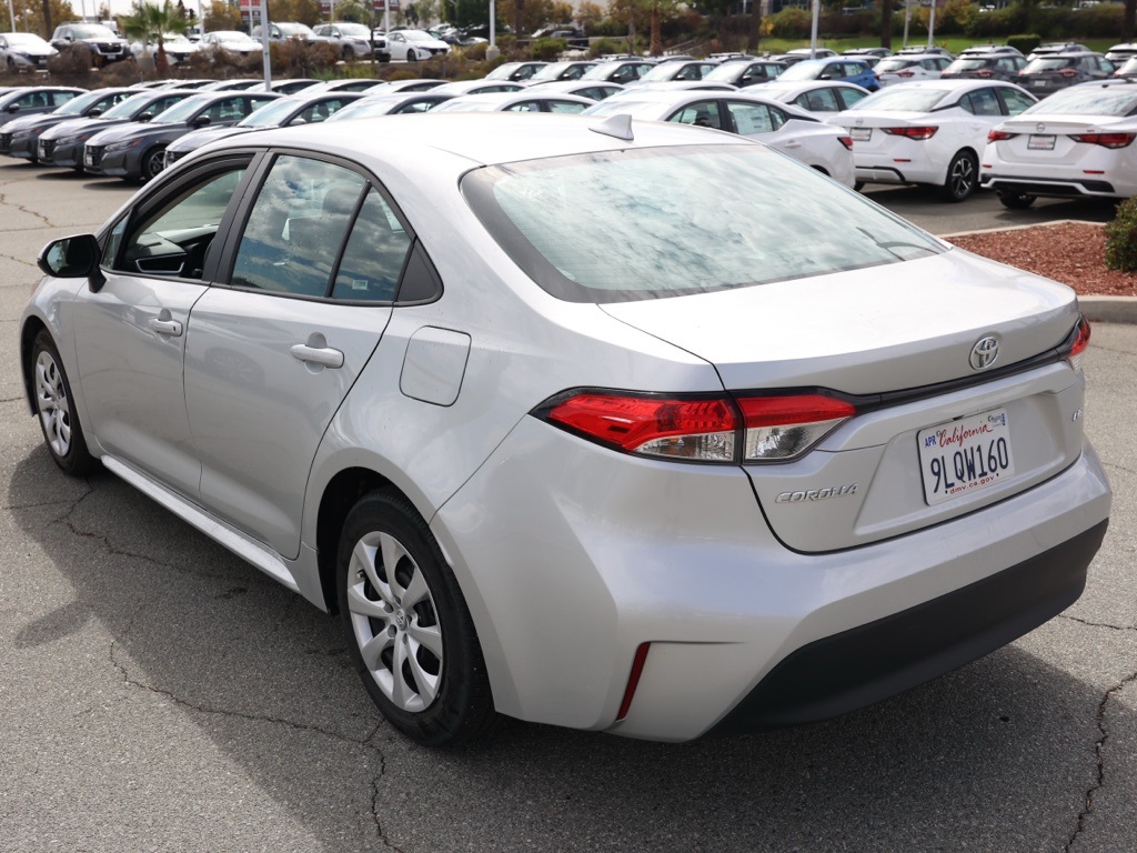2024 Toyota Corolla LE photo 4