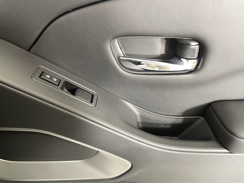 2025 Nissan Frontier Crew Cab SV photo 10