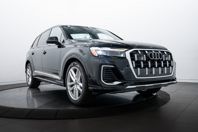 2025 Audi Q7 Premium Plus