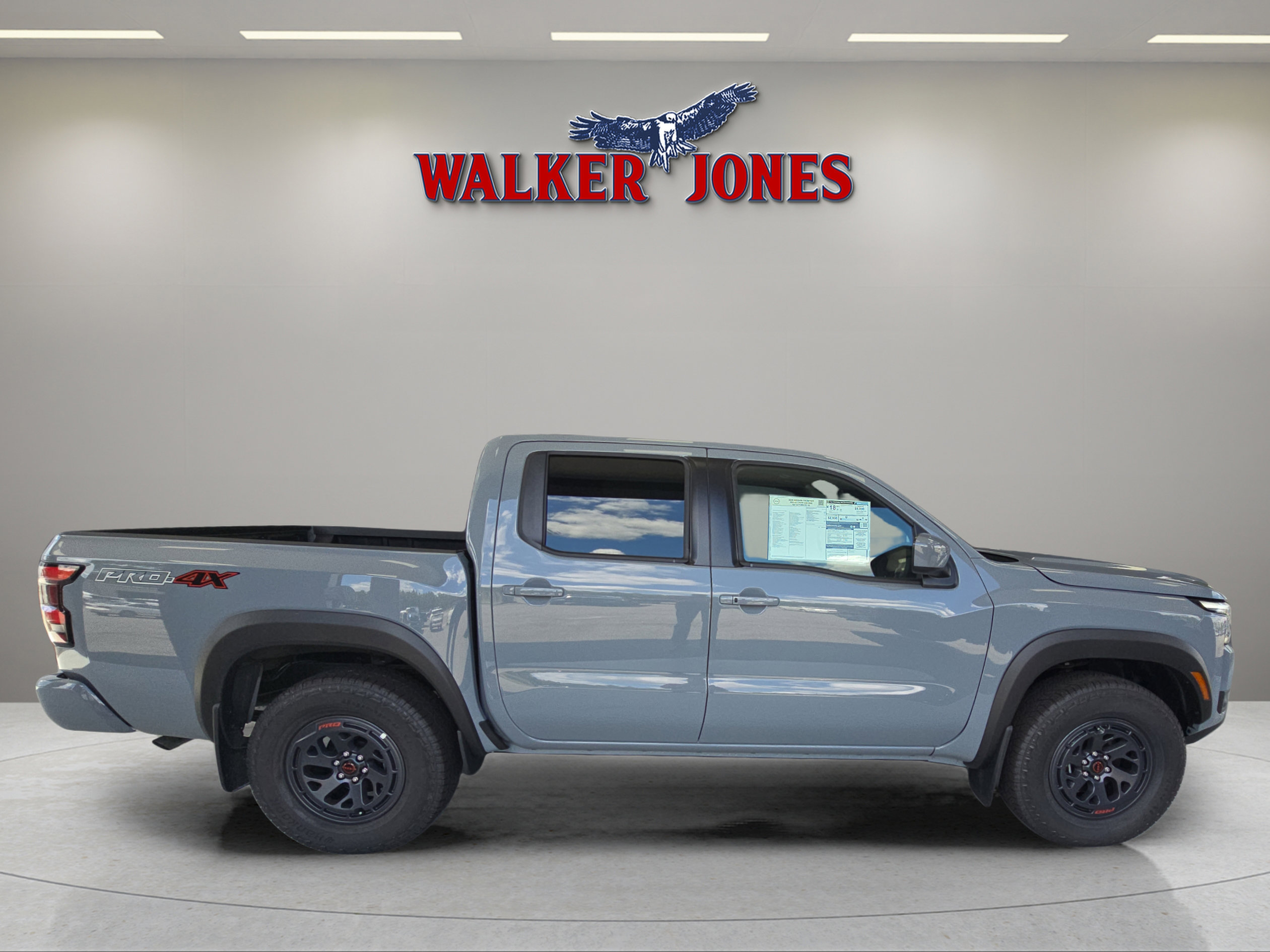 2025 Nissan Frontier PRO-4X photo 4