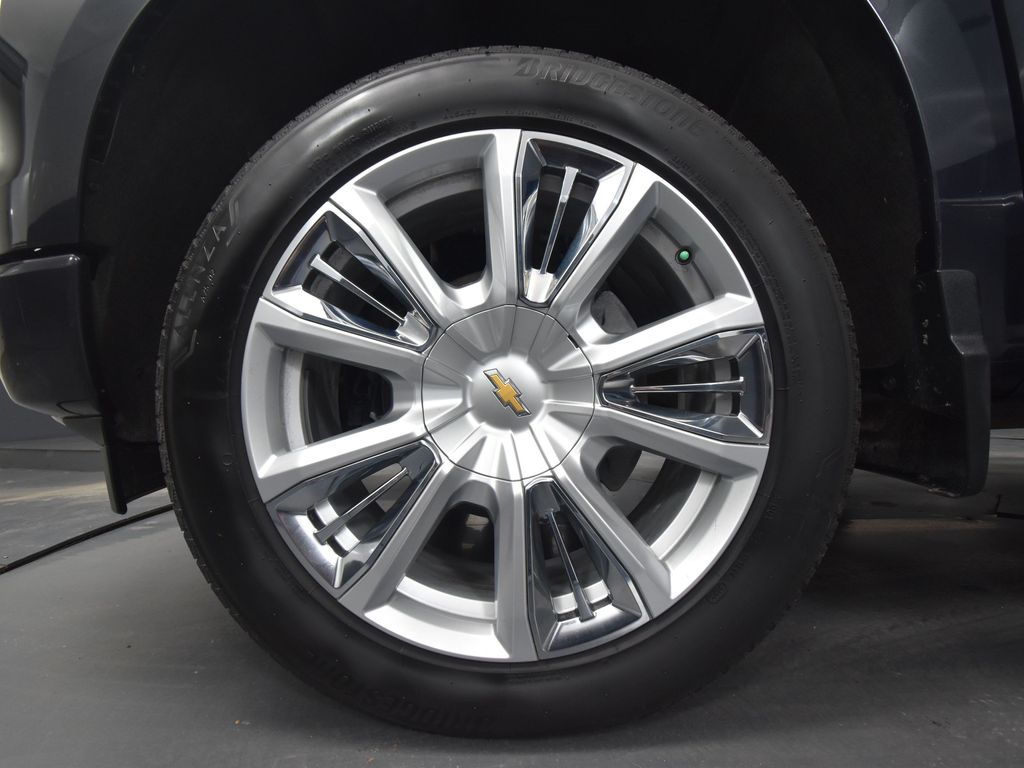 2024 Chevrolet Silverado 1500 High Country photo 12
