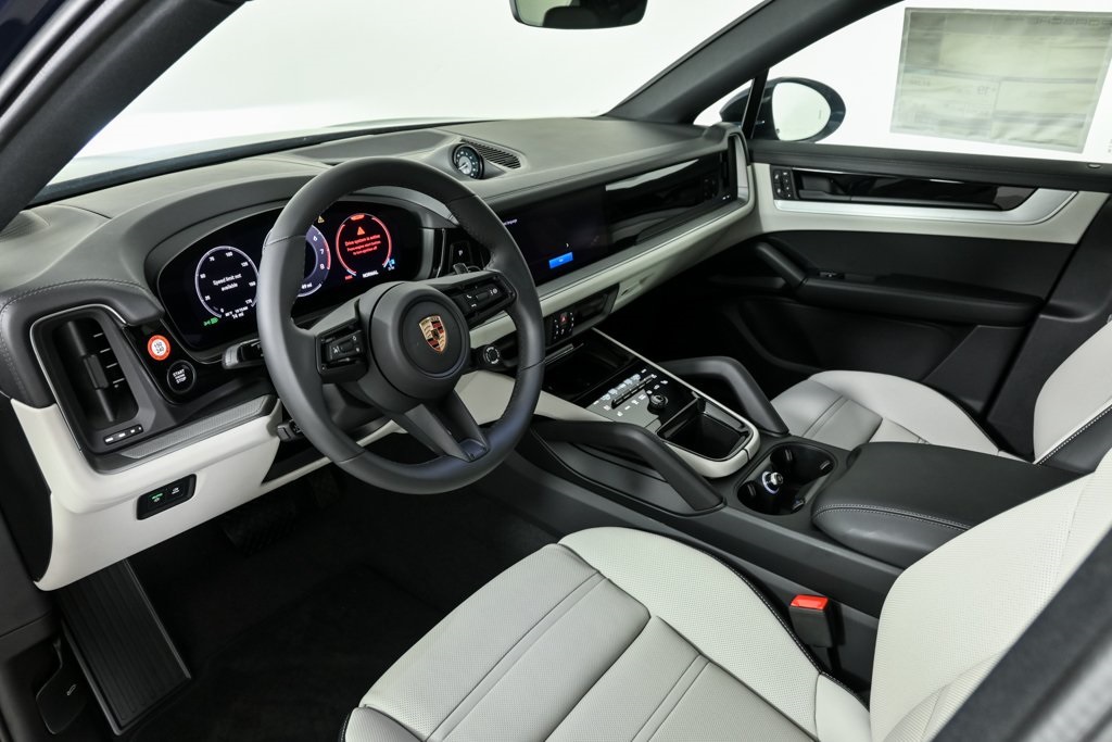 2025 Porsche Cayenne Coupe photo 4
