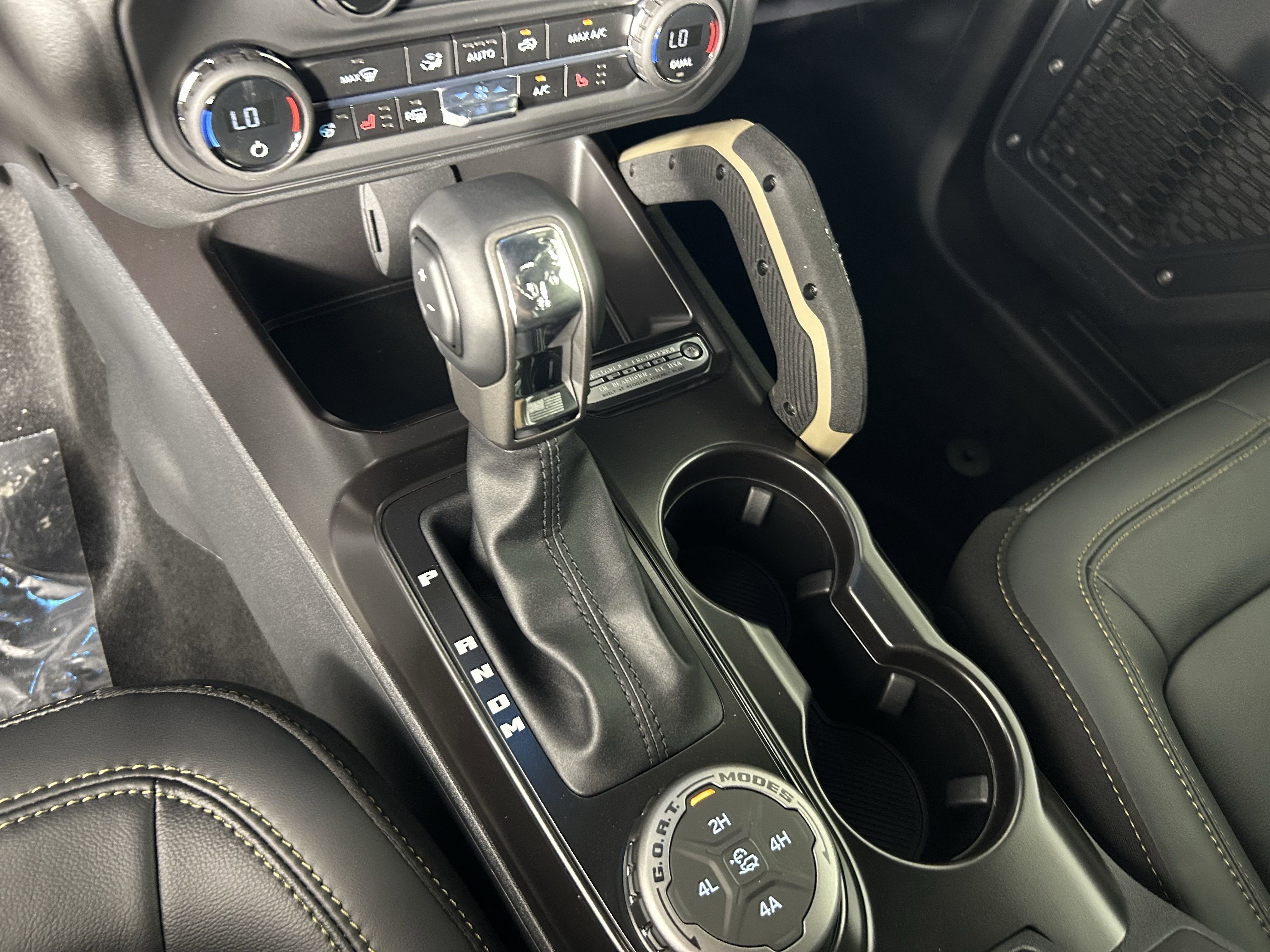 2025 Ford Bronco Badlands photo 9