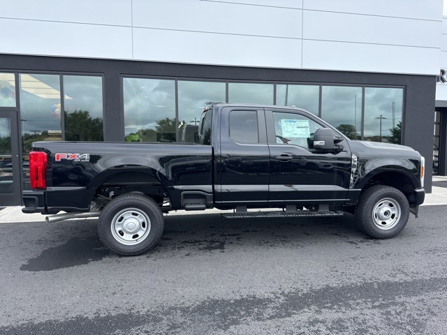 2024 Ford F-350 XL photo 2