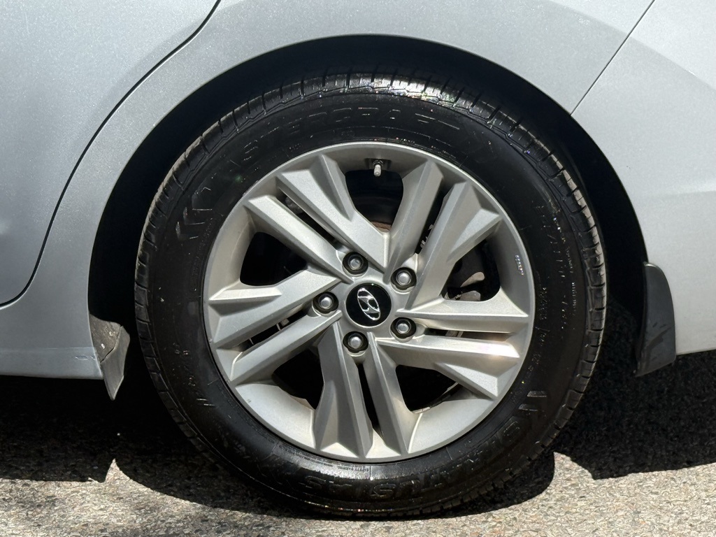 2020 Hyundai Elantra SEL photo 10