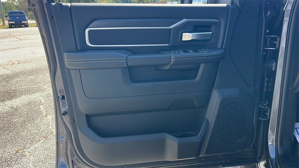 2026 Ram 2500 Big Horn photo 15