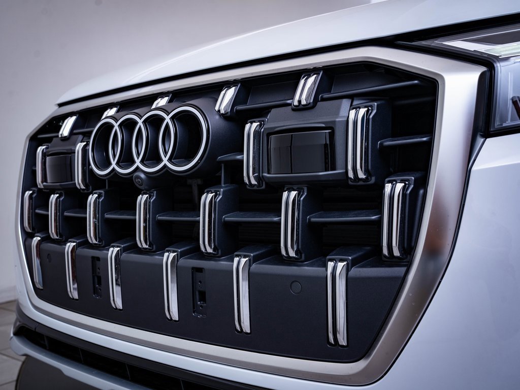2025 Audi Q7 55 Premium Plus photo 3