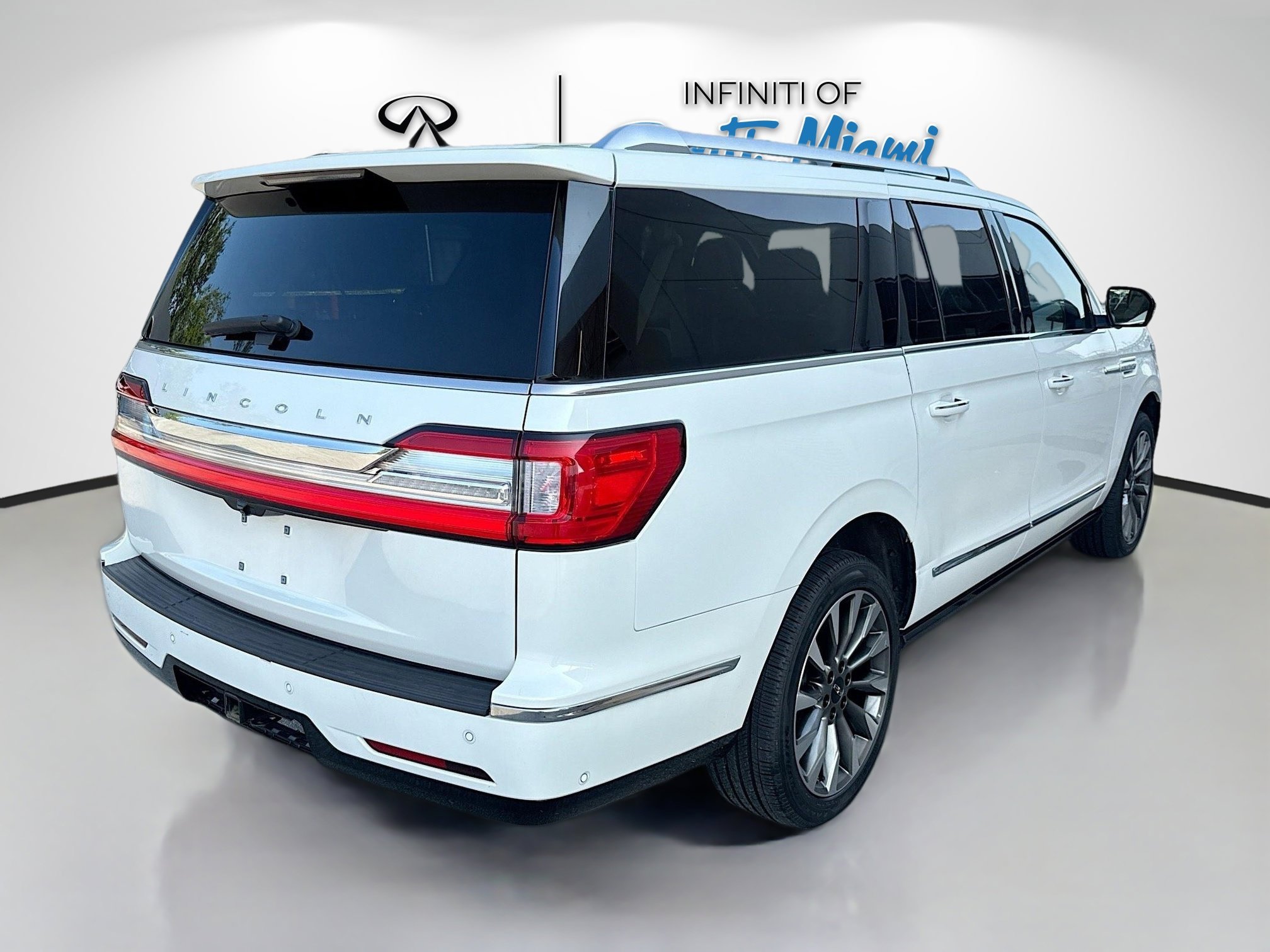 2021 Lincoln Navigator L Reserve photo 3