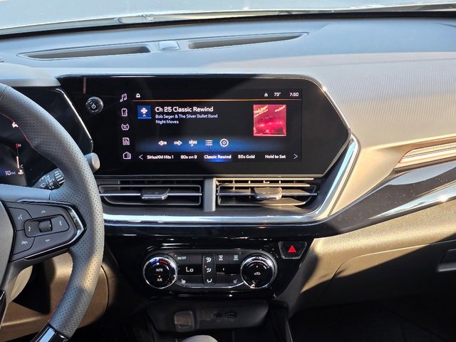 2025 Chevrolet Trax photo 3