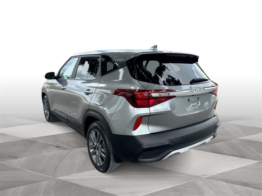 2023 Kia Seltos LX photo 4