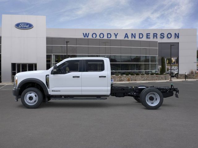 2026 Ford F-550 photo 3