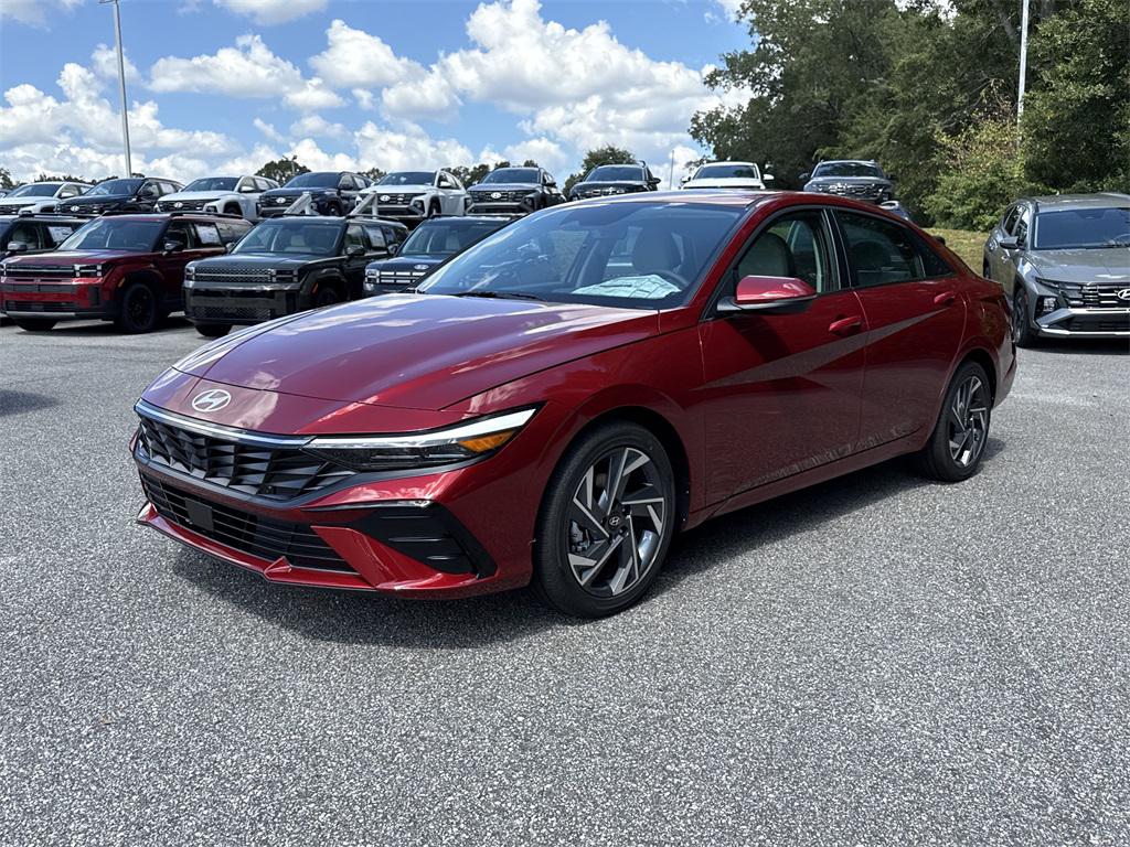 2025 Hyundai Elantra Limited photo 7
