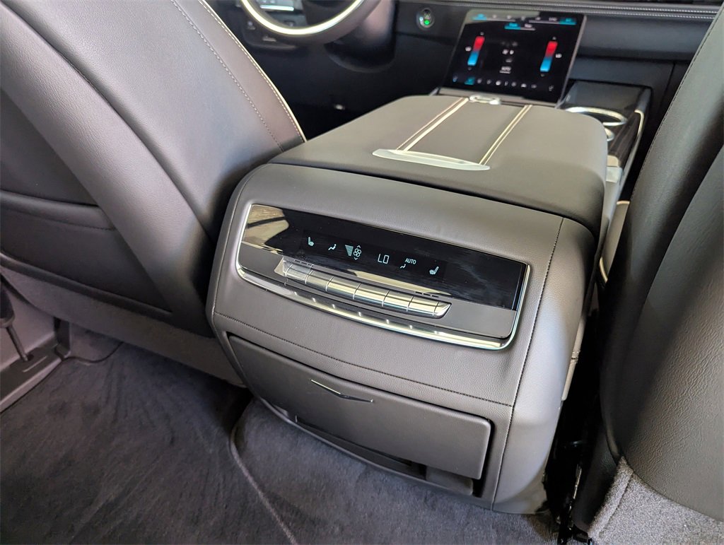 2025 Cadillac Escalade Premium Luxury photo 37