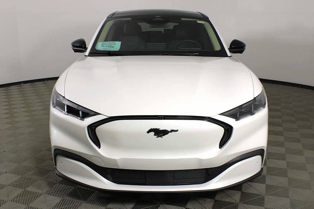 2025 Ford Mustang Mach-E Premium photo 2